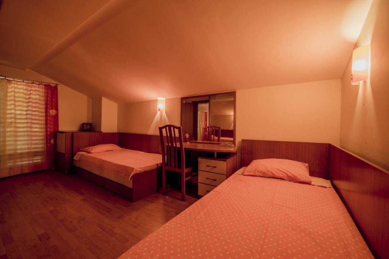 Къща за гости Вила Теkето I Family Guest House Villa Teketo Nikolovo Екстериор снимка